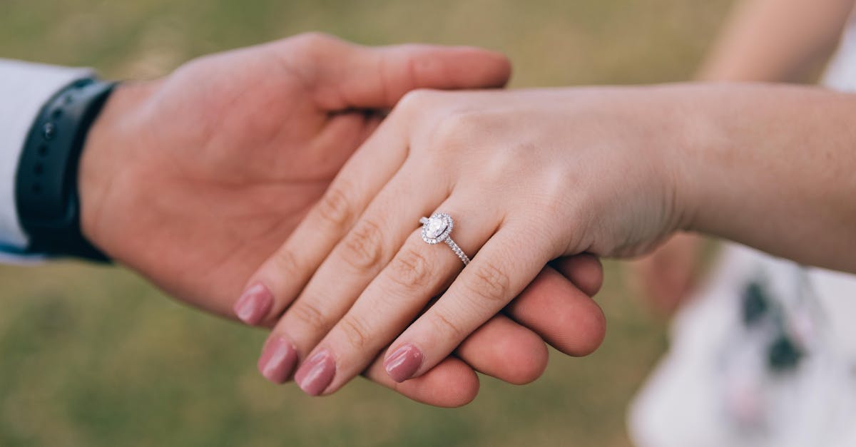 Finding the Right Vintage Engagement Ring to Suit Your Style