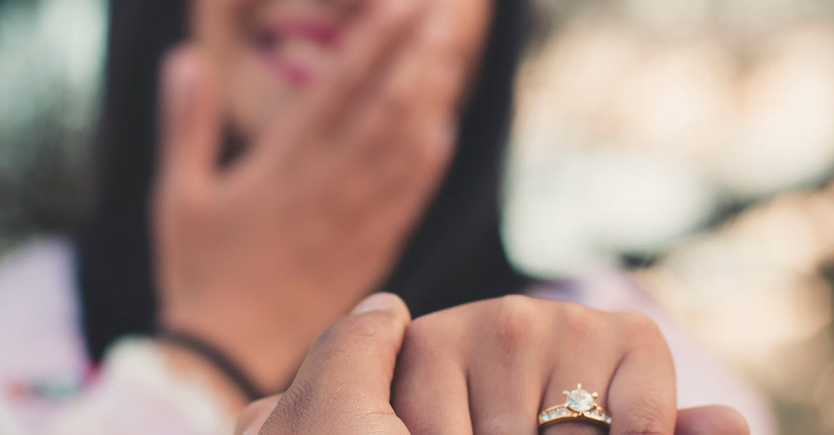 The Ultimate Guide to Choosing Halo Princess Cut Engagement Rings